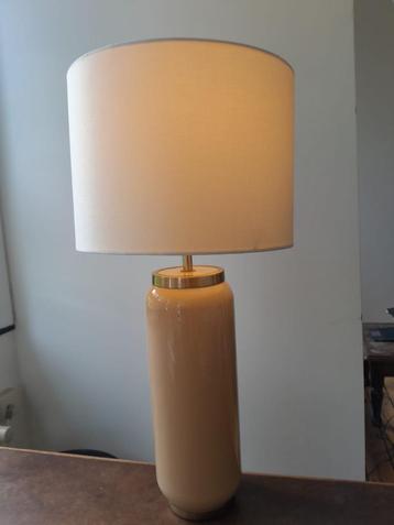 Tafellamp met een elegant design beschikbaar voor biedingen
