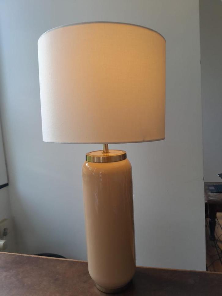 Tafellamp met een elegant design, Huis en Inrichting, Lampen | Tafellampen, Gebruikt, 50 tot 75 cm, Ophalen of Verzenden