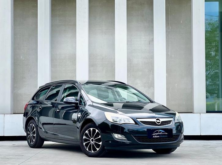 Opel Astra Benzine / 152000km /2010/met kueringeen garantie, Auto's, Opel, Bedrijf, Astra, Benzine, Euro 5, Handgeschakeld, Ophalen