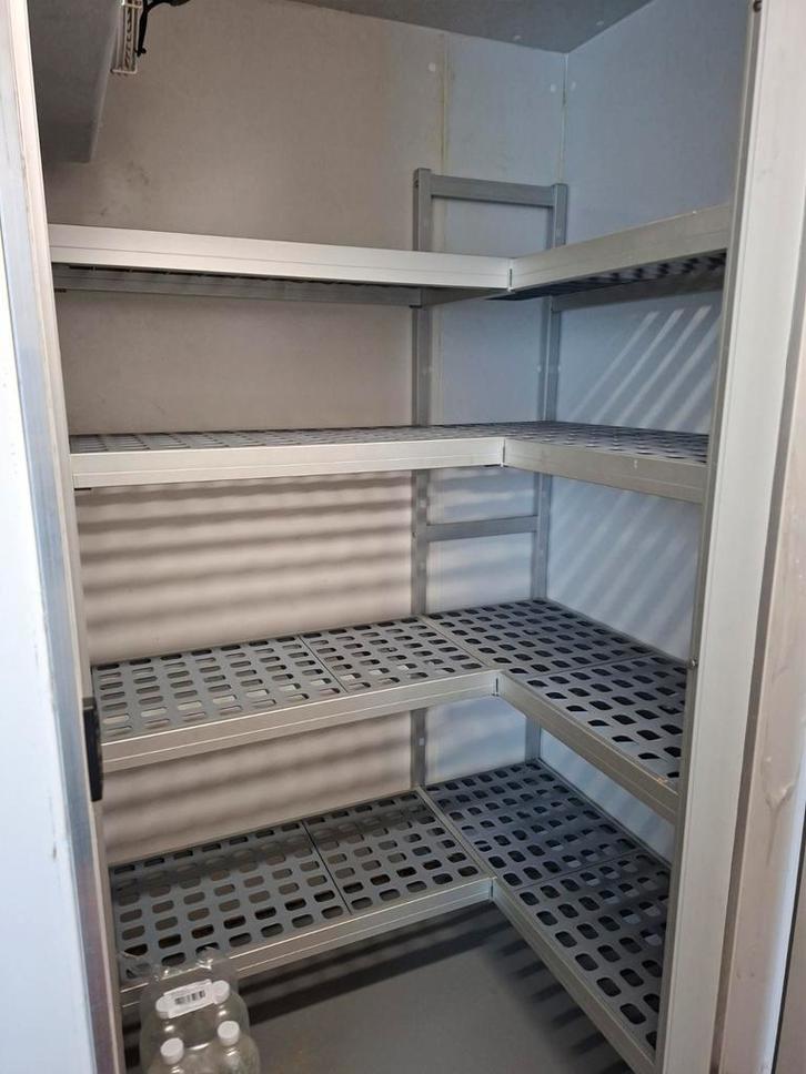 Diepvriescel 1,65 m op 1.15m. Binnenmaat 1m50 op 0m90, Elektronische apparatuur, Vriezers en Diepvrieskisten, Gebruikt, Ophalen
