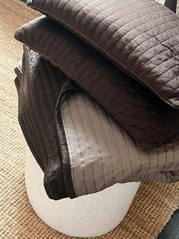 Plaid en twee kussen ikea beschikbaar voor biedingen
