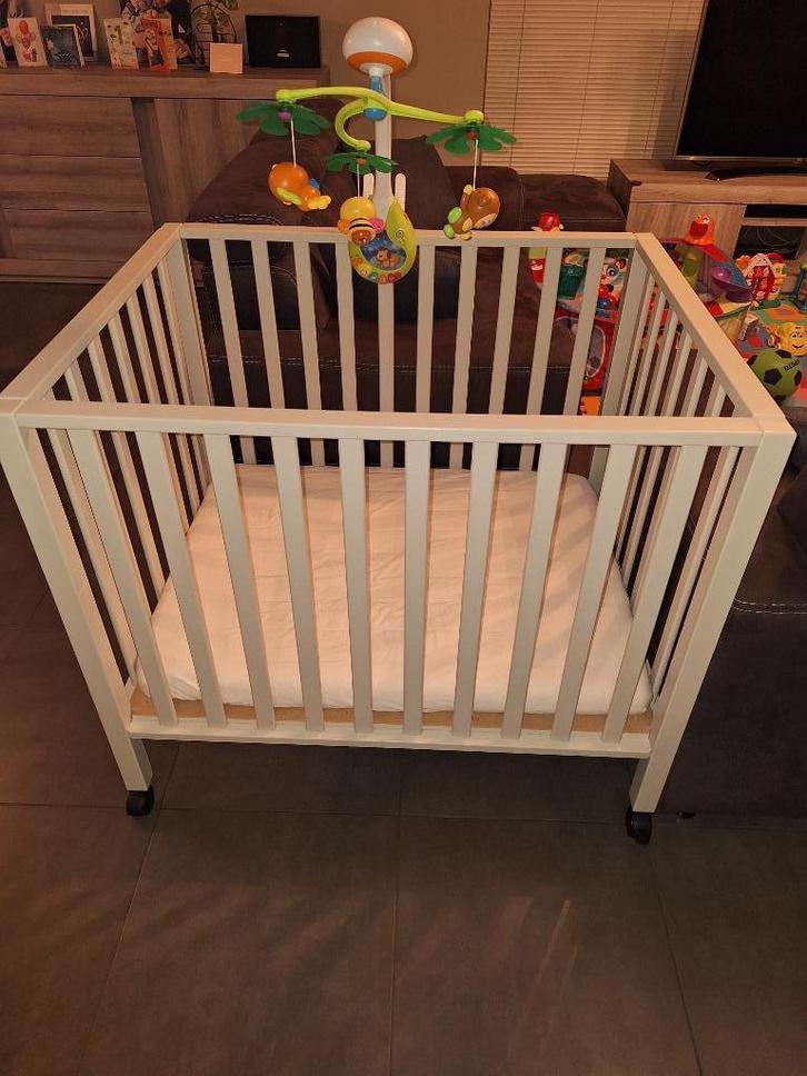 Modern park + muziekmobiel + matras + hoes + parkkleed, Kinderen en Baby's, Babyparken, Zo goed als nieuw, Rechthoekig, In hoogte verstelbaar