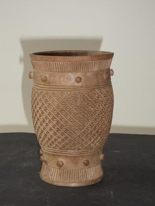 Kongo fijn gesneden KUBA palmwijn beker hout MUSHENGE Kuete, Antiek en Kunst, Kunst | Niet-Westerse kunst, Ophalen of Verzenden