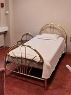 Eenpersoonsbed met matras, Huis en Inrichting, Slaapkamer | Bedden, Ophalen, Zo goed als nieuw