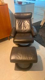 Stressless lederen relaxzetel + poef, Ophalen, Gebruikt