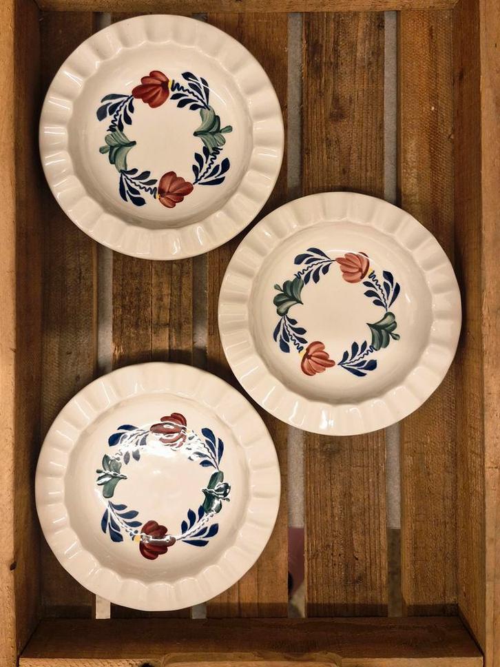 Set van 3 asbakjes / schaaltjes  -->  Boch Boerenbont, Huis en Inrichting, Woonaccessoires | Schalen en Manden, Zo goed als nieuw