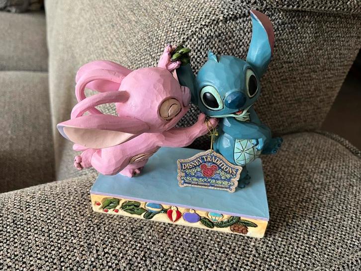 Disney traditions by jim shore Angel en Stitch (retired), Verzamelen, Disney, Nieuw, Beeldje of Figuurtje, Overige figuren, Ophalen