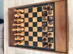 Coffret Jeux d Échecs et Bagdamondo en Bois Ancien, Hobby & Loisirs créatifs, Utilisé