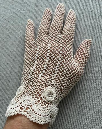 Vintage kanten handschoenen voor dames, zwart, wit, naturel. beschikbaar voor biedingen