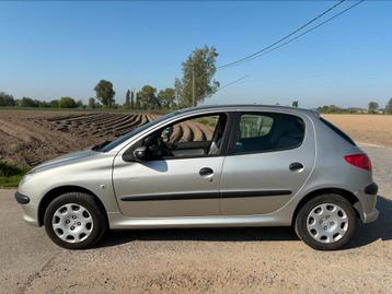 ✅Peugeot 206 (26.000km!!) Bwj-2006 1.4-Benzine 55kw/75pk, Autos, Argent ou Gris, Achat, Beige, Entreprise