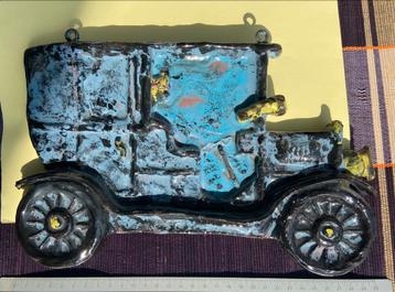 UNIEK STUK! - Oude auto in geëmailleerde TERRA COTTA  beschikbaar voor biedingen