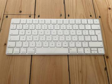 Apple Magic Keyboard (QWERTY), Comme neuf, Enlèvement, Qwerty, Apple
