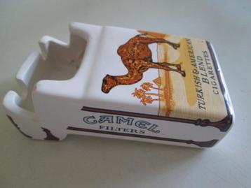 Asbakje van Camel filters Turkish&American blend cigarettes beschikbaar voor biedingen