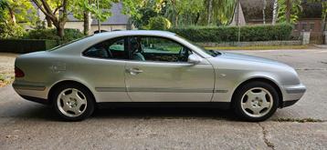 Mercedes CLK200 essence, 1er propriétaire., Argent ou Gris, Carnet d'entretien, Particulier, CLK