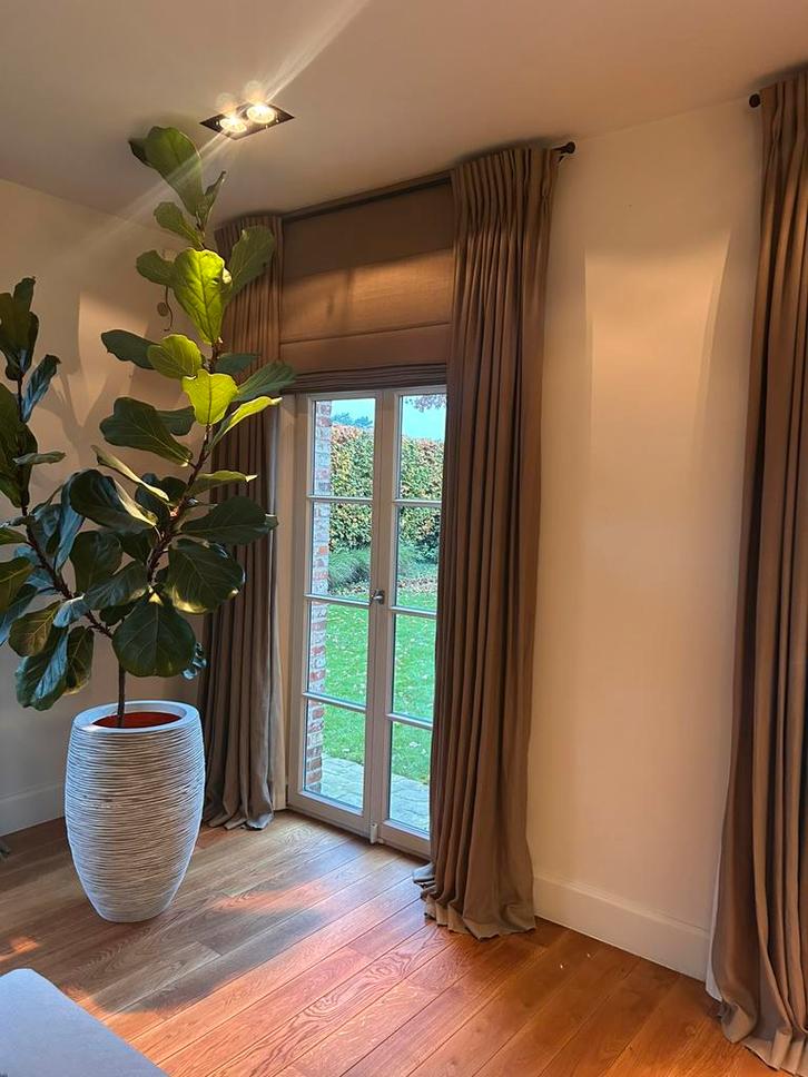 Prachtige tijdloze hang- en vouwgordijnen in neutrale kleur, Huis en Inrichting, Stoffering | Gordijnen en Lamellen, Zo goed als nieuw