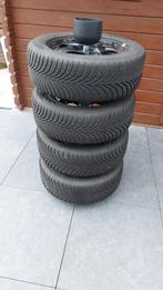 Winterbanden op velg 205/55 R16 met bandenboom, Ophalen, Winterbanden, Velg(en)