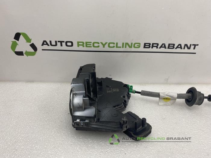 Serrure portière mécanique 4portes avant gauche d'un Volks, Autos : Pièces & Accessoires, Carrosserie & Tôlerie, Utilisé, 3 mois de garantie