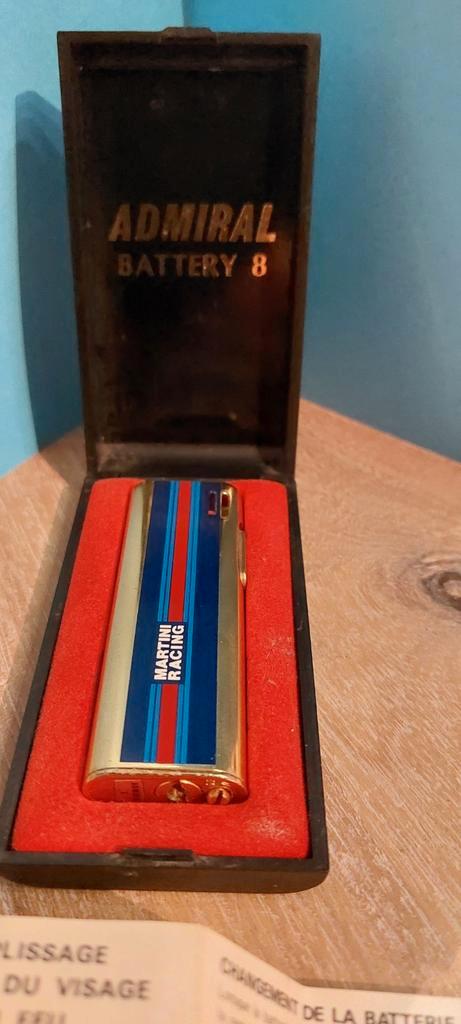 MARTINI RACING Aansteker Admiral battery 8, Verzamelen, Rookartikelen, Aanstekers en Luciferdoosjes, Zo goed als nieuw, Aansteker