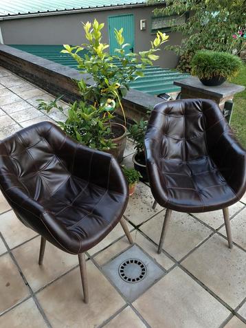 Zitstoelen beschikbaar voor biedingen