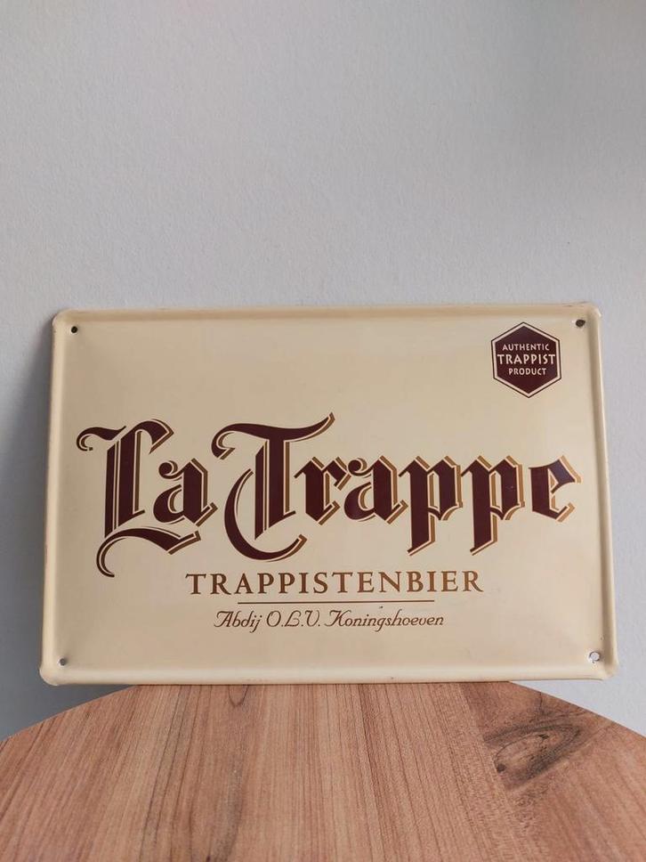 Geëmailleerd reclamebord van "La Trappe", Huis en Inrichting, Woonaccessoires | Tekstborden en Spreuken, Zo goed als nieuw, Ophalen of Verzenden