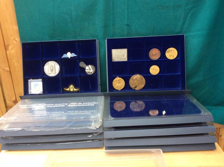 Verzamelboxen voor munten of medailles, Verzamelen, Militaria | Algemeen, Ophalen