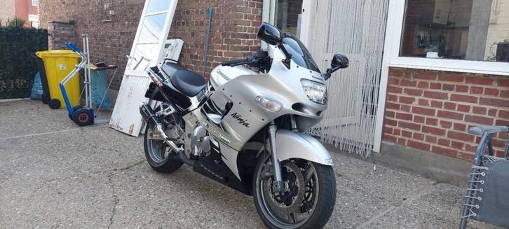 ZZR 600 cc vendu pour pièce et carrosserie ne sallume plus, Motoren, Onderdelen | Kawasaki, Gebruikt, Ophalen