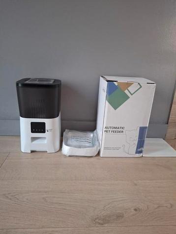 Automatische voerbak 4L met app Nieuw in doos+kabel/adapter beschikbaar voor biedingen