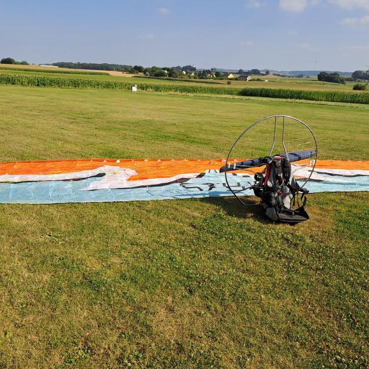 paramoteur complet (y compris aile), Sport en Fitness, Zweefvliegen en Paragliding, Zo goed als nieuw, Paramotor, Ophalen