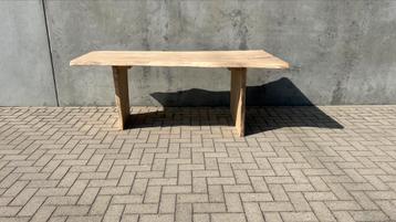 Boomstamtafel beschikbaar voor biedingen