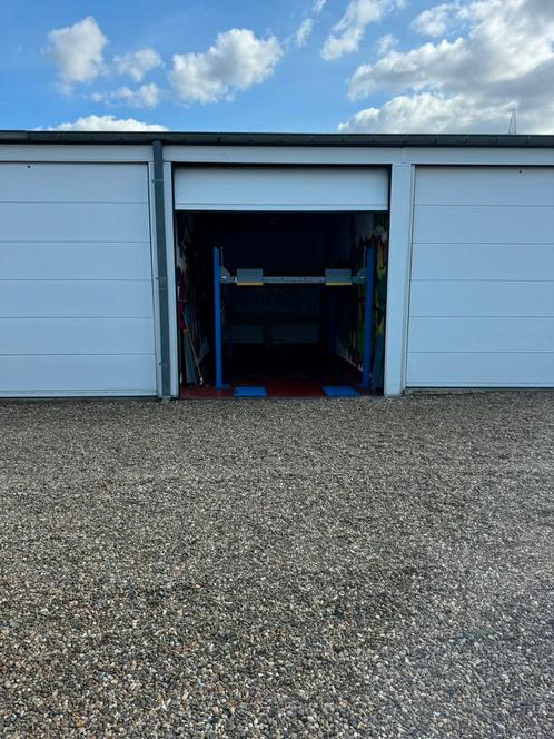 Grote garage te huur in Lanaken, Immo, Garages & Places de parking