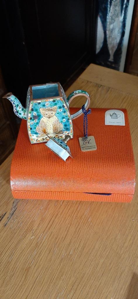 Mini théière à vendre dans sa jolie boîte sur mesure, Antiek en Kunst, Antiek | Keramiek en Aardewerk, Ophalen of Verzenden
