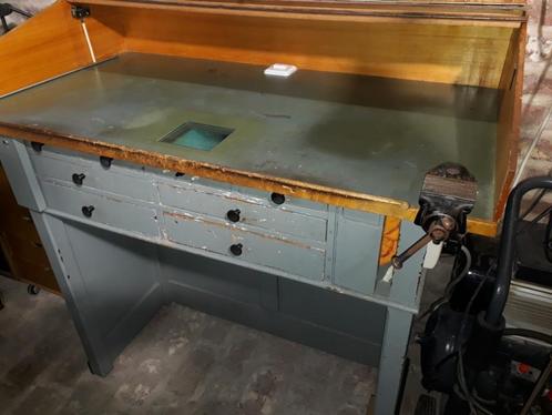 WERKBANK VOOR UURWERKEN, Doe-het-zelf en Bouw, Werkbanken, Gebruikt, 70 tot 120 cm, Bankschroef, Inklapbaar, Ophalen
