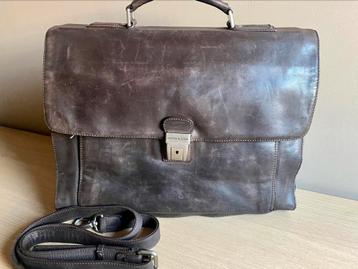 Laptoptas Artur&Aston bruin beschikbaar voor biedingen