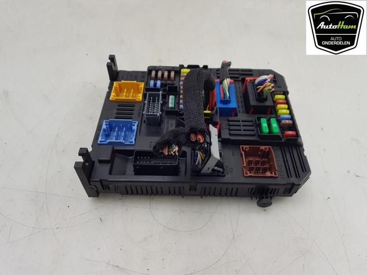 ZEKERINGKAST Opel Corsa F (UB / UH / UP) (01-2019/-), Auto-onderdelen, Elektronica en Kabels, Opel, Gebruikt