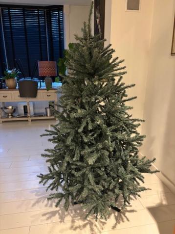 kerstboom 1.85meter hoog beschikbaar voor biedingen