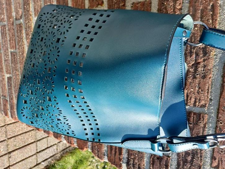 Handtas Echt Leer, Handtassen en Accessoires, Tassen | Damestassen, Zo goed als nieuw, Handtas, Blauw, Ophalen of Verzenden