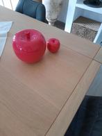 Set van 2 fuchsia aardewerken appels, Ophalen of Verzenden, Zo goed als nieuw