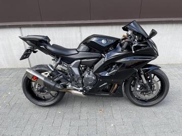 Yamaha R7 2022, Yamaha Black