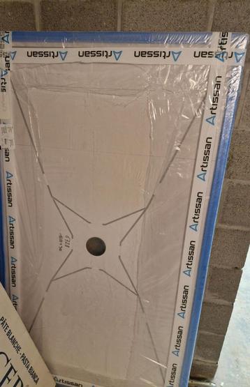 Douchebak ARTISSAN SOFT SHOWER 1600x900 beschikbaar voor biedingen