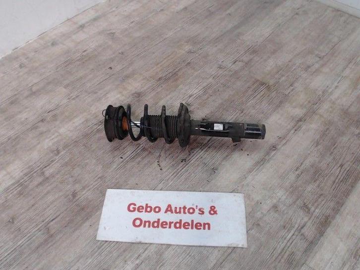 VEERPOOT RECHTS VOOR Volkswagen Golf VII (AUA), Auto-onderdelen, Ophanging en Onderstel, Volkswagen, Gebruikt