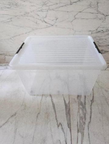 XL Opbergbox - transparant - clips deksel - wieltjes beschikbaar voor biedingen