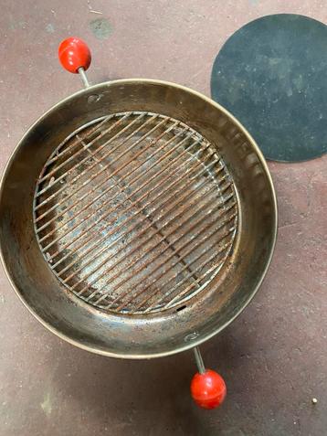 Kleine tafel barbecue  beschikbaar voor biedingen