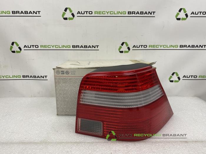 Feu arrière droit d'un Volkswagen Golf, Autos : Pièces & Accessoires, -, 3 mois de garantie, Utilisé, -