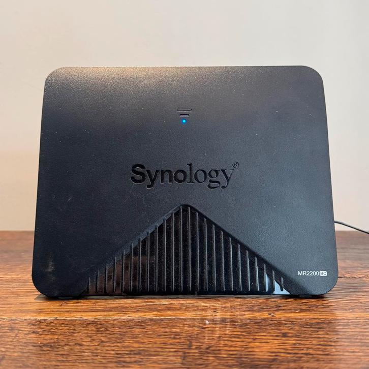 Synology router model MR2200AC, functioneert 100% (1/8), Computers en Software, Routers en Modems, Zo goed als nieuw, Router, Ophalen of Verzenden