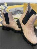 BOOTS imitation crocodile NEUVES / Pointure 41, Vêtements | Femmes, Chaussures, Beige, Boots et Botinnes, Neuf