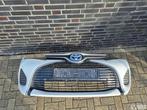 Toyota Yaris 3 facelift voorbumper 2016 - 2020 HYBRID €350, Autos : Pièces & Accessoires, Carrosserie & Tôlerie, -, Toyota, Utilisé