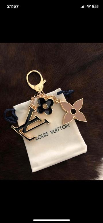 Porte-clés Louis Vuitton, 1 bracelet à breloques, Enlèvement ou Envoi, Neuf