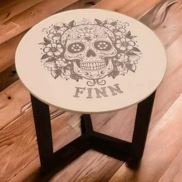 NIEUWE bijzettafels VOLKERAMIEK  beschikbaar voor biedingen