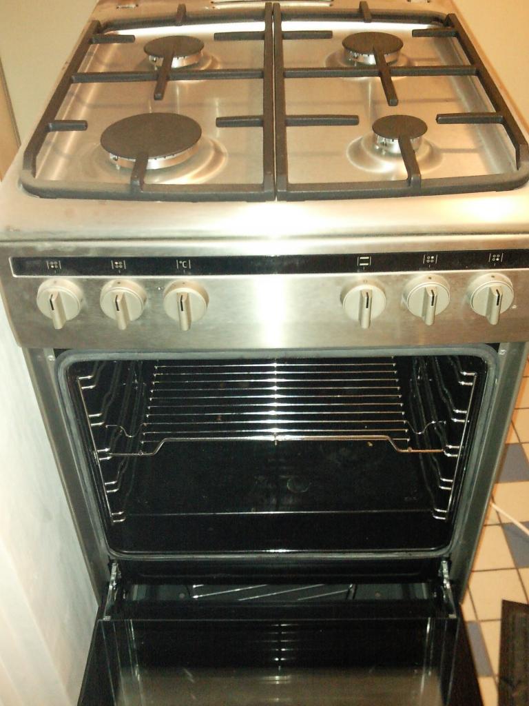 inventum VFG5020GRVS  (nederland) + 2 nieuwe gasslangen, Electroménager, Cuisinières, Comme neuf, Autoportant, 4 zones de cuisson