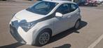 Toyota aygo 1.0 benzine bj 2019 72000km met schade, Voorwielaandrijving, 4 deurs, Bluetooth, Euro 6